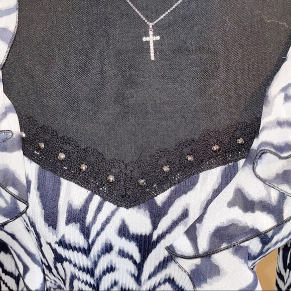 Nicola zebra ruffle blouse - Picture 6 of 6